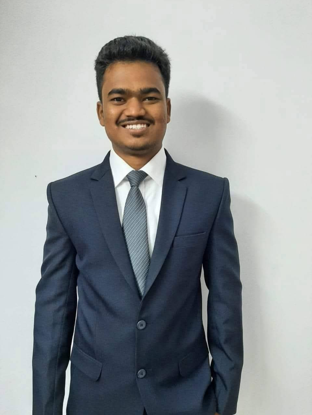 जव्हारच्या कोगदा गावातील आदिवासी तरुणाची ऐतिहासिक घोडदौड – डॉ. अजय डोके यांना UPSC 2024 मध्ये AIR 364, संपूर्ण जिल्ह्याचा झाला अभिमान!