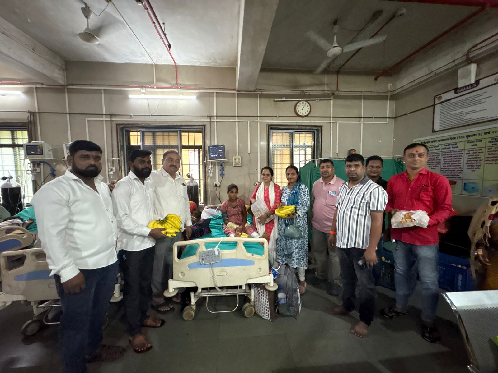 धर्मवीर आनंद दिघे यांच्या जयंतीनिमित्त कासा उपजिल्हा रुग्णालयात सामाजिक उपक्रम