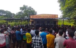 लोकशाहीची ताकद दाखवली रेशन दुकानदार सुर्वे हटवून ग्रामस्थांचा विजय